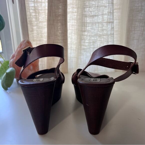Steve Madden Brown Leather Crisscross Wedge Sandals Women’s 9.5 - Picture 6 of 6